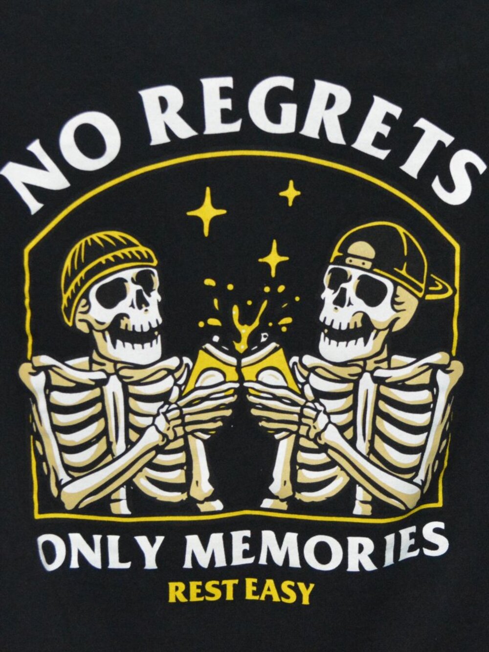 black rest easy graphic t-shirt size M